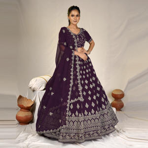 Lehenga Choli de Seda Brillante con Falda Adornada con Hilo Intrincado, Blusa Coordinada y Dupatta Transparente – Ideal para Bodas, Diwali y Graduaciones - Product Image 1