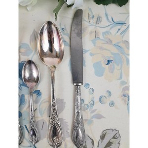 Ensemble de couverts vintage en métal avec poignées ornées, finition miroir haute brillance, résistant à la rouille, pour mariage et usage domestique - Product Image 4