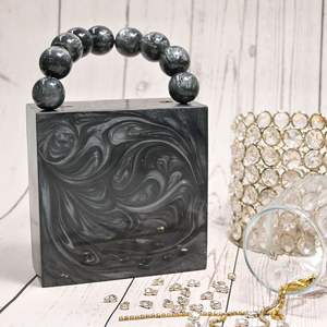 Bolso de Mano de Resina Epoxi Acrílica para Mujer, con Correa Dorada Desmontable, Diseño de Ángel Pintado a Mano, para Bodas y Fiestas - Product Image 3