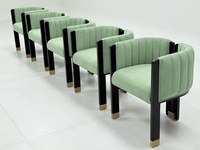 Chaise de restaurant commerciale, fauteuil rembourré vert, dossier à cannelures verticales, structure en bois noir, chaise moderne pour café et hôtel