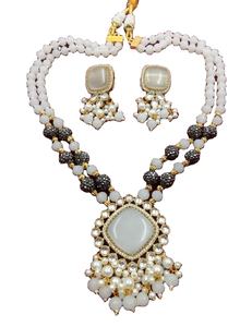 Nouveau design tendance et élégant : Ensemble collier ras-du-cou en laiton, perles et Kundan, style traditionnel, pour femme, idéal pour mariage, anniversaire ou soirée - Product Image 3