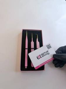 Pince à épiler pour extensions de cils en acier inoxydable, à pointe dorée, avec revêtement en poudre rose clair, design couronne sur le dos, à 90 degrés/droite - Product Image 2
