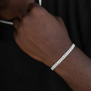 Pulsera de Cadena Cubana Miami de Oro de 14K de Lujo con Diamantes Redondos Cultivados en Laboratorio, Engaste Pavé, Estilo Iced Out, Cierre de Eslabón Curb, Joyería Hip Hop - Product Image 1