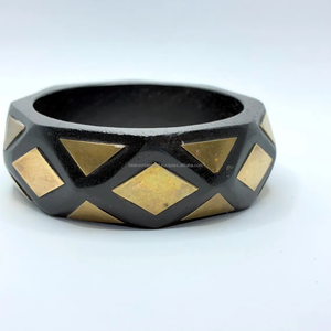 Bracelets en bois élégants pour femmes et filles avec des breloques en laiton et un revêtement spécial pour une longue durée de vie traditionnelle Indo Western Indian - Product Image 5