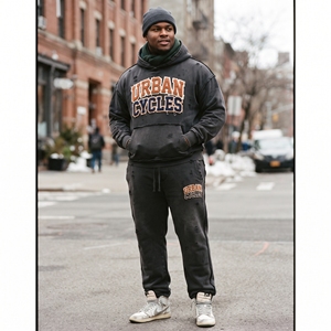 Survêtement Homme Hiver Grande Taille Personnalisé avec Logo Brodé Effet Vieilli, Pantalon de Survêtement et Sweat à Capuche Respirant 100% Coton Style Streetwear - Product Image 1