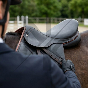 Silla de doma ecuestre profesional con armazón de madera y cincha de cuero genuino duradero, productos ingleses para carreras de caballos de la India - Product Image 6