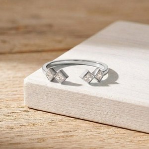 Bague ouverte en or massif 10K 14K 18K avec diamant de laboratoire taille princesse, sertissage clos, 0,20 ct, couleur E VVS, certifiée IGI, bijou de luxe pour mariée - Product Image 1
