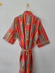 ชุดกิโมโนผ้าฝ้ายพิมพ์ลายเสือสีส้มชมพูสดใส ลายทางยาวแบบคาฟตัน  ใส่สบาย ระบายอากาศได้ดี เหมาะสำหรับฤดูร้อน เป็นมิตรต่อสิ่งแวดล้อม - Product Image 6