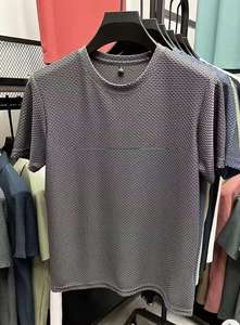 ออกแบบโลโก้คุณภาพสูงตามสั่ง เสื้อยืดผู้ชายฤดูร้อนขายดีรุ่นใหม่ สีพื้น ผ้าบาง แขนสั้น คอกลม ดีไซน์เรียบง่าย - Product Image 2
