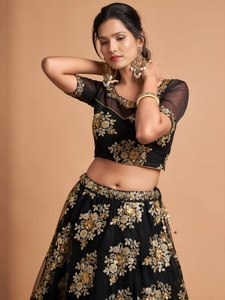 Ensemble Lehenga simple en tulle noir brodé Zari, longueur ras du sol, robe de mariée florale, tenue de réception, dupatta transparent, tenue de soirée - Product Image 4