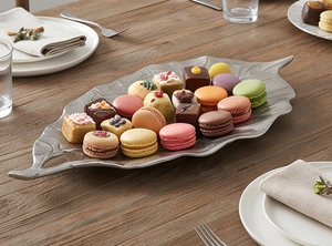 Plateau de service élégant et moderne en forme de feuille avec plateau décoratif en métal poli pour la maison et la table - Product Image 5