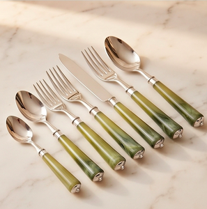 Juego de Cubiertos Modernos con Mangos de Resina Verde, Cubertería de Acero Inoxidable Apta para Lavavajillas, Juego de Cuchillo, Tenedor y Cuchara para Servir - Product Image 3