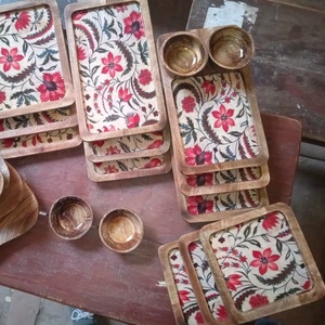 Ensemble de plateaux de service imprimés en bois durable avec votre logo ou motifs personnalisés – Collection nordique très vendue à prix abordables - Product Image 1