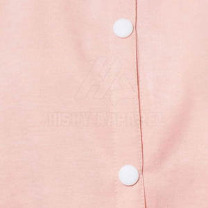 Veste universitaire pour femme de qualité supérieure en gros, avec couleurs et styles personnalisés, idéale pour le streetwear. - Product Image 5