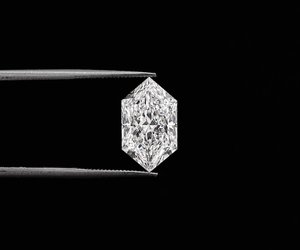 Diamant de laboratoire taille marquise néerlandaise 4.0 CT, certifié IGI, couleur F, percé au laser, OM GEMS, bijoux personnalisés - Product Image 1