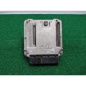 ECUs y Módulos de Computación Usados Sebring 05033701AD - Product Image 1