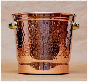 Enfriador de Bebidas de Cobre Puro Hecho a Mano de Lujo con Textura Martillada Vintage para Botellas de Champán, Vino y Cerveza - Product Image 4