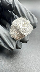 Bague en moissanite personnalisée de qualité supérieure pour homme, alliance de luxe pour fiançailles et mariage, bijoux de mode personnalisés à vendre - Product Image 4