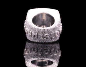 Bague de luxe Moissanite Elite Street King plaquée argent avec moissanite de 0,5 carat pour fiançailles et mariage - Product Image 5