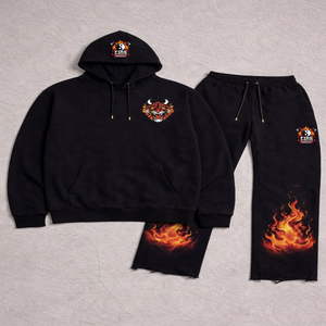 Ensemble sweat à capuche et pantalon noir pour homme, motif flamme et logo tigre, survêtement décontracté pour l'automne, collection Fire Athlete Industry - Product Image 1