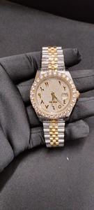 Reloj de pulsera de acero inoxidable fabricado en India con diamantes para mujer, ideal para bodas y fiestas. Disponible para la venta. - Product Image 3