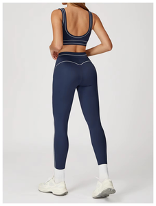 Women Solid Color Seamless Full Length Sports <b>Leggings</b> With Contrast Stitch <b>Maroon</b> Breathable Gym Wear - Product Image 2