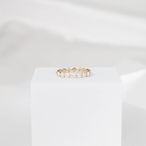 แหวนเพชรเลี้ยงในห้องปฏิบัติการแบบเต็มวง 14K ทองคำเหลือง ทรงกลม สามารถสวมซ้อนกับแหวนแต่งงานแบบเรียบง่ายเข้าชุดกันได้ - Product Image 6