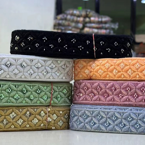 ผ้าลูกไม้ลายดอกไม้สไตล์ดูไบแบบพรีเมียม ผ้าตาข่ายปักลายสำหรับชุดอาบายะห์สตรีชาวมุสลิม  ตกแต่งอย่างเป็นมิตรกับสิ่งแวดล้อม เหมาะสำหรับงานกลางคืน ของขวัญทางธุรกิจ และกระเป๋า - Product Image 1