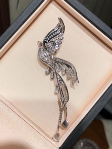 Broche unique en or massif 14 carats avec diamant de laboratoire taille ronde, motif animal, 3,10 carats, pour femme, mariage, minimaliste, certifiée IGI/GRA - Product Image 2
