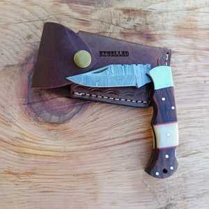 มีดพับดามัสกัสเกรดอุตสาหกรรมงานทำมือล็อคหลังมีความหนา2มม. พร้อมที่จับไม้และมีดกระเป๋ามีด - Product Image 2