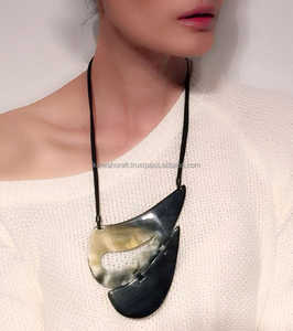 KISWAH CRAFT superventas 2024 collar de estilo étnico embalaje personalizado colgante clásico de cuerno de búfalo Natural - Product Image 3
