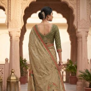 Sari en soie pure de qualité supérieure brodé avec des motifs Aari Khatli, pallu à pompons de créateur, prix de gros pour l'été, Royal Export - Product Image 6