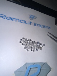 Diamant de laboratoire de 0,48 à 0,60 carats, taille princesse carrée, coins nettoyés, blanc brillant, pour bague de fiançailles moderne S - Product Image 5