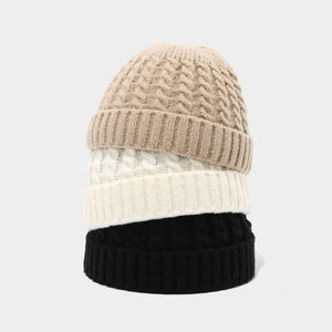 Gorros de punto de última tendencia, diseño suave para el invierno, ajuste cómodo para uso diario al aire libre, ajuste elástico, jacquard. - Product Image 2