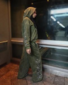Custom Men's Eco-Friendly Winter Lightweight Cropped Hoodie Wide Leg Sweatpants Set <b>Distressed</b> Hem Graphic Print Streetwear - Product Image 2