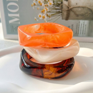 กำไลข้อมือเรซิ่นใสทรงกลมสำหรับผู้หญิง งานฝีมือจาก blossom craft india - Product Image 5