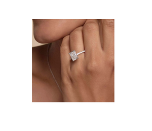 Bague de fiançailles style station avec diamant radiant de laboratoire de 2,50 carats au total, bijou de demande en mariage en diamant fin pour femme - Product Image 1