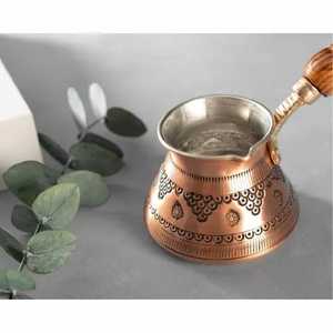 Cafetière turque en cuivre Cezve, motif géométrique vintage, Ibrik, cafetière à poser sur le poêle avec poignée en bois noir incrustée - Product Image 4