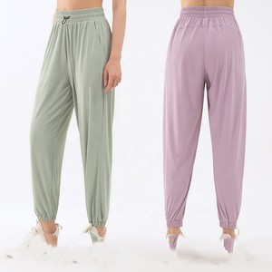 Pantalones Harem Blancos Personalizados para Mujer, de Cintura Alta, Ajuste Relajado, con Puño en el Tobillo, Estilo Casual, Venta al por Mayor, Estilos USA, UK, EU - Product Image 6