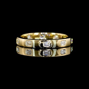 Anillo de Oro Amarillo de 18K con Diamante Cultivado en Laboratorio con Corte Esmeralda de 0.5 CT, Certificado por IGI, Clásico, Estilo Gypsy, para Boda - Product Image 1