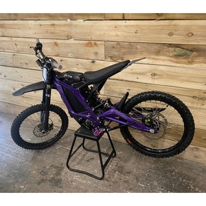 Motocicleta Eléctrica Todoterreno Sur Ron Light Bee S Original para Niños/Jóvenes - Product Image 1