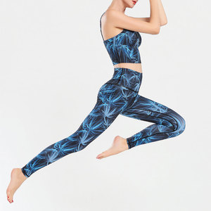 Ensemble de yoga pour femmes le plus vendu, sur mesure, à motif uni, léger et disponible en grandes tailles, avec design sans manches - Product Image 6