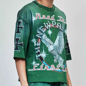 เสื้อยืดแขนสั้นพิมพ์ลายกราฟิก Y2K ประดับเพชรเทียมทรงโอเวอร์ไซส์ ผ้าคอตตอนหนานุ่ม สวมใส่สบาย พร้อมกางเกงขาสั้น ชุดเซ็ตขายส่ง - Product Image 6