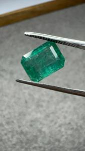 Émeraude naturelle zambienne de 3,75 carats, taille octogonale, pierre précieuse verte certifiée pour la fabrication de bagues, pendentifs et bijoux - Product Image 2