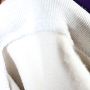 Sudadera LSU ASH GREY con cuello alto, 100% algodón, con apliques bordados morados, cuello ancho, CLUSH INDUSTRIES - Product Image 5