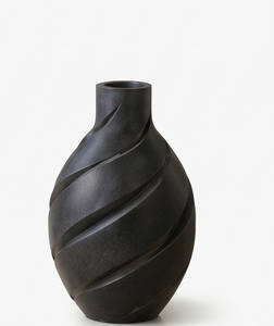 Vase Noir Métallique Contemporain au Design Unique en Spirale Côtelée et Bombée, Petit Pot de Fleurs pour la Décoration Intérieure du Salon - Product Image 3