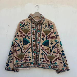 Veste en coton gaufré brodée à la main Suzani |   Manteau d'hiver ethnique coloré |   Cadeau pour elle : Veste - Product Image 1
