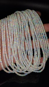 Perles Rondelles en Opale de Feu Naturelle d'Éthiopie Grade AAA, Lisses, 4mm, Fil de 16 Pouces, Fournisseur en Gros pour la Fabrication de Bijoux - Product Image 2