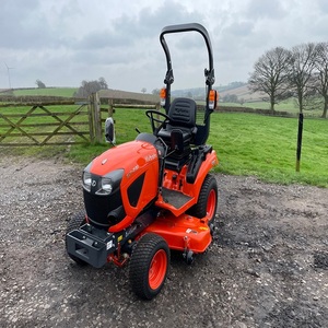 เครื่องตัดหญ้าแบบนั่งขับ Kubota G261 HD 54 รุ่นมืออาชีพ พร้อมแท่นตัดขนาด 42 นิ้ว เพื่อการตัดหญ้าอย่างมีประสิทธิภาพและราบรื่น - Product Image 4