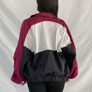 Vente en gros de manteaux imperméables de haute qualité pour femmes, style années 80 et 90, multicolores, coupe-vent unisexe à séchage rapide pour l'extérieur - Product Image 4